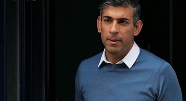 İngiltere'nin yeni başbakanı belli oldu: Ülke tarihinin en genç ve ilk Hint kökenli lideri