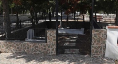 İzmir’de aile mezarlıklarının demir kapılarını çaldılar