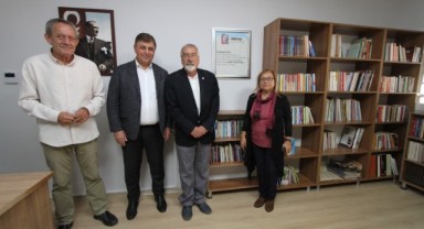 Karşıyakalı çiftten anlamlı kitap bağışı