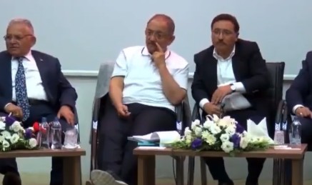 Mikrofonu açık unuttular! Belediye Başkanı ve Özhaseki arasında skandal diyalog