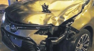 Scooter'a çarpan otomobil iki genci hayattan kopardı