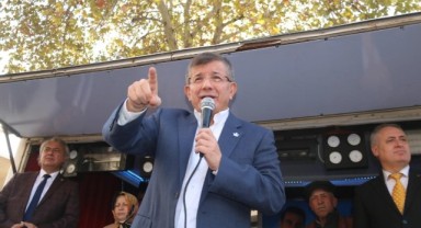 Ahmet Davutoğlu: Damatları Hazine’yi tarumar edenlerden hesap soracağız