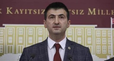 AKP'ye katılan Mehmet Ali Çelebi Atatürk'ü Silivri'deki görüntülerle andı