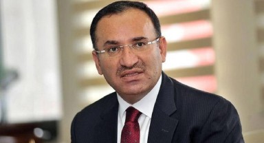 Bakan Bozdağ'dan Anayasa'da başörtüsü değişikliği hakkında açıklama: Önümüzdeki hafta TBMM Başkanlığı'na sunacağız