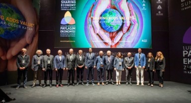 Başkan Soyer Paylaşım Ekonomisi Zirvesi’nde konuştu