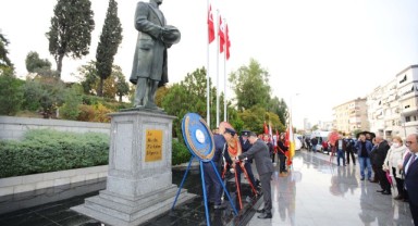 Bayraklı’da öğretmenlere coşkulu kutlama