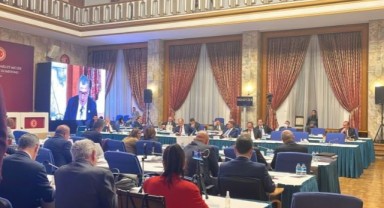 'Bıyık' gerginliği: Yazıklar olsun sana!