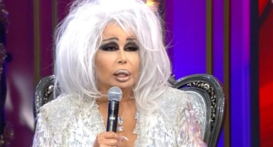 Bülent Ersoy, mahallesindeki müezzini çağırıp 'ezan dersi' verdi