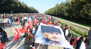Efes Selçuklu Gençler Anıtkabir'de