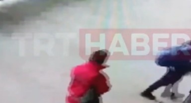 Göztepe-Altay maçında fişekler stada böyle sokuldu! Ambulansın aranmamasından faydalandılar