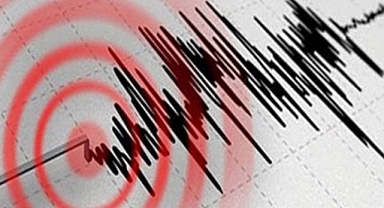 İzmir'de korkutan deprem