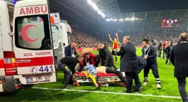 İzmir derbisinde ortalık karıştı: Tribüne fişek, kaleciye sopalı saldırı!