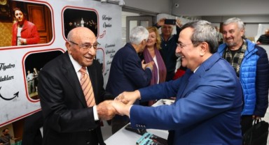Öğretmenler Günü’nde Konak’ta büyük onur