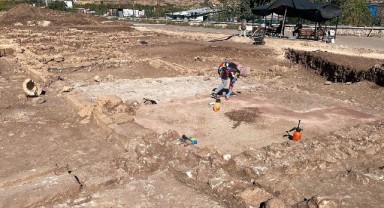 Perre’de 1800 yıllık mozaik bulundu