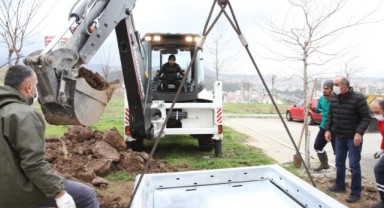 Tugay Karşıyaka’yı yeraltı konteynerleri ile donattı