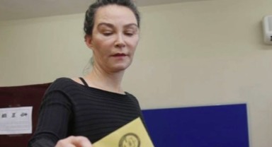 AKP'ye katılacağı iddia edilen Aslı Baykal'dan yeni paylaşım