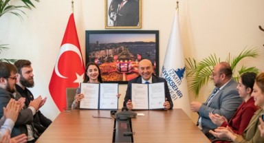 Başkan Soyer Gençlik Örgütleri Forumu Derneği ile protokol imzaladı