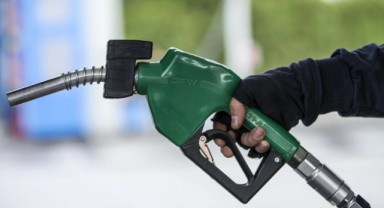 Benzin ve motorine yarın indirim bekleniyor