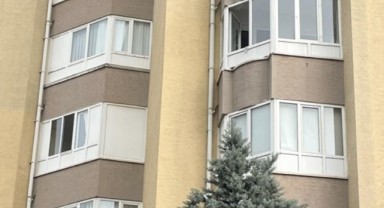 Cam silerken 4. kattan düşen kadın yaşamını yitirdi
