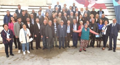 İYİ Parti Menderes’ten şölen havasında kongre