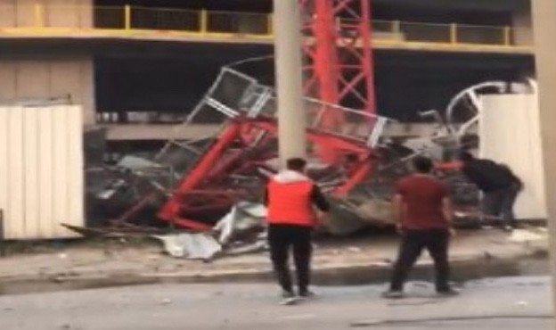 İzmir'de vinç faciası: 5 ölü, 2 yaralı!
