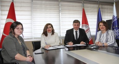 Karşıyaka Belediyesi’nden ‘beyaz baretli kadınlar’a destek