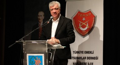 Narlıdere'de şarkılar eğitime destek için söylendi