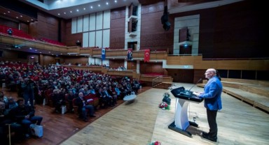 Soyer: “İzmir felaketleri gönüllülükle aştı”
