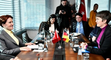 Akşener, Almanya Devlet Bakanı ile bir araya geldi