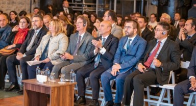Başkan Soyer genç sürdürülebilirlik elçileri ile bir araya geldi