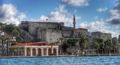 Çeşme Gümrük Binası ilçeye kazandırılıyor