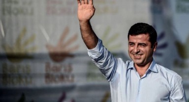 Demirtaş'tan 'meydanları doldurun' çağrısı: Sandığa darbe yaparlarsa kahrolursunuz