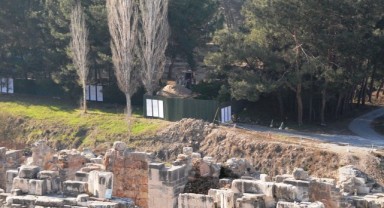 Efes Antik Kenti'nde iş makineleri çalışıyor! Başkan Sengel'den rant çıkışı
