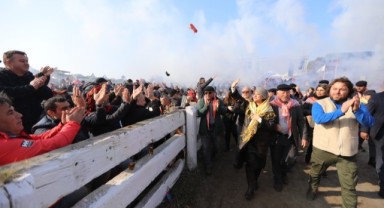 Efes Selçuk Deve Güreşleri Festivali coşkuyla geçti