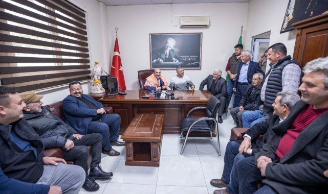 Soyer Bayındır’da çiftçilerle buluştu