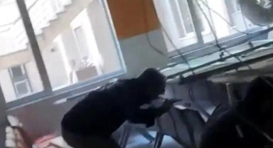 Sultangazi Nüfus Müdürlüğü'nün tavanı çöktü