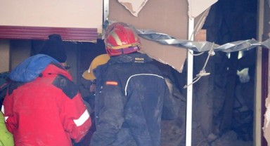 8’inci günde tıkırtı gelen binada anne ve bebeğine ulaşılmaya çalışılıyor!