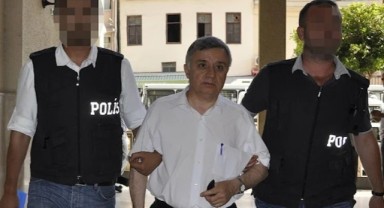 Adana’da eski rektöre 2,5 yıl hapis cezası