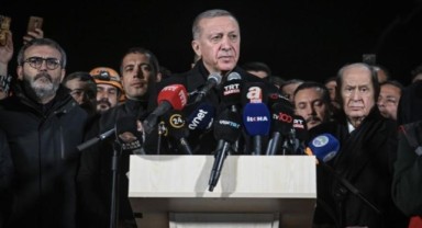 Bloomberg duyurdu: AKP seçim ertelemeyi tartıştı, 14 Mayıs'ta karar kıldı