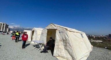Deprem bölgesindeki su sorunu için İzmir Büyükşehir Belediyesi ekipleri devrede