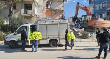 Deprem bölgesine İzmir’den destek sürüyor
