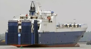 Deprem bölgesine yardım için İzmir'den Ro-Ro gemisi yola çıktı