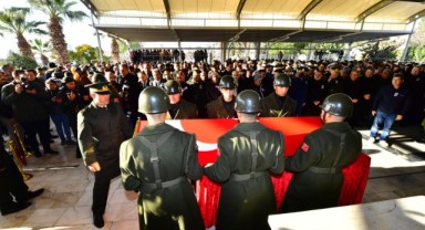 Deprem şehidi Eren Taşkın İzmir’de toprağa verildi