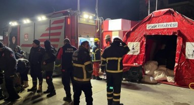 İzmir Büyükşehir Belediyesi ekipleri Hatay'da arama kurtarma çalışmalarına devam ediyor