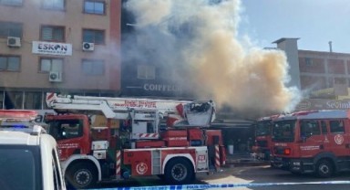 İzmir’de çıkan yangın faciasında 2 kişi öldü