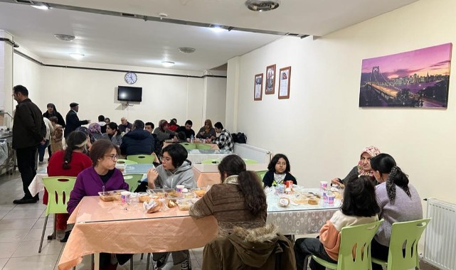 İzmir’e gelen depremzedelere Büyükşehir’den uzanan yardım eli
