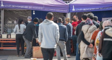 İzmir ekipleri, Osmaniye’de kapı kapı dolaşarak yardım ulaştırıyor