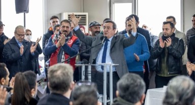Konak Belediyesi emekçilerine TİS’te çifte imza sevinci
