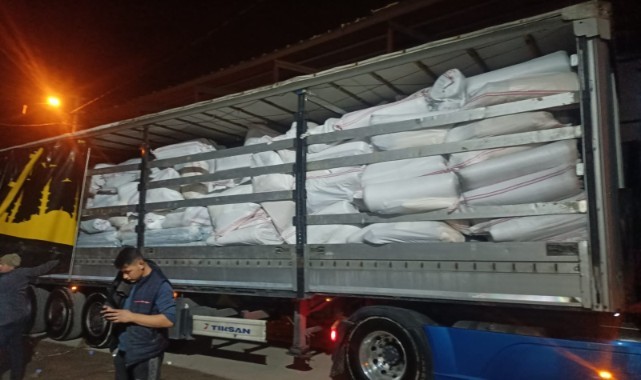 Menemen Belediyesi'nden deprem bölgesine çadır desteği