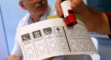 Seçim ertelenir mi: Kulislere göre AKP, seçenekleri tartışıyor